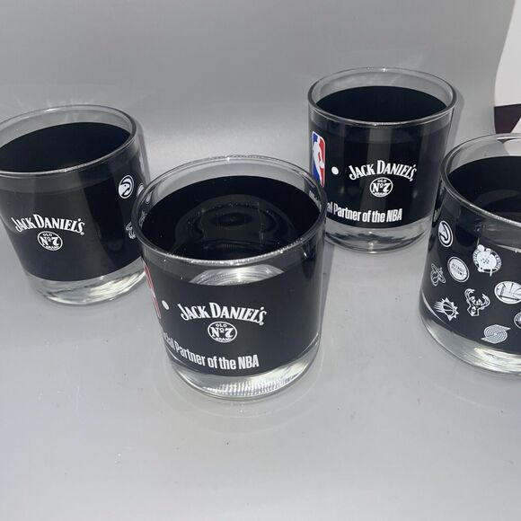 Jack Daniels Whiskey Old No 7 Set of 4 Official NBA Rocks Bar Glasses - Picture 1 of 6